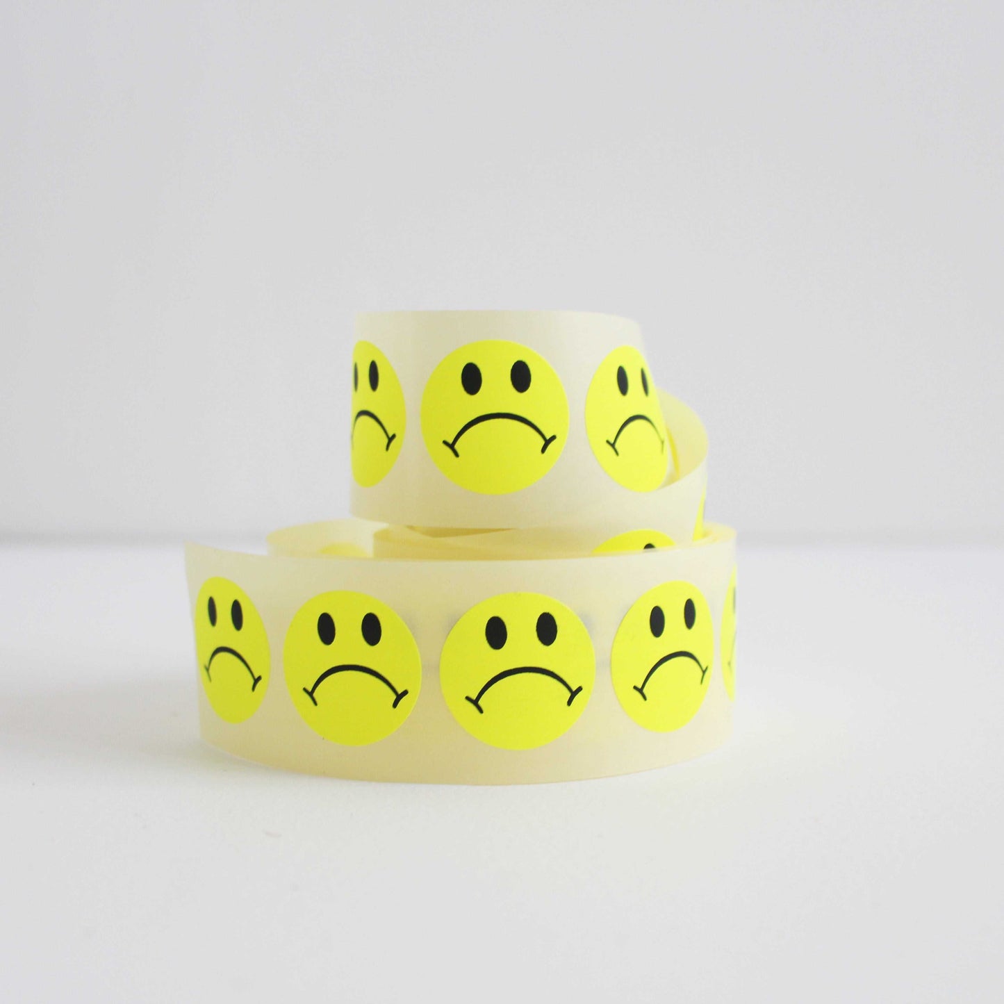 Etichetta rotonda autoadesiva con Smile Triste 25x25 mm