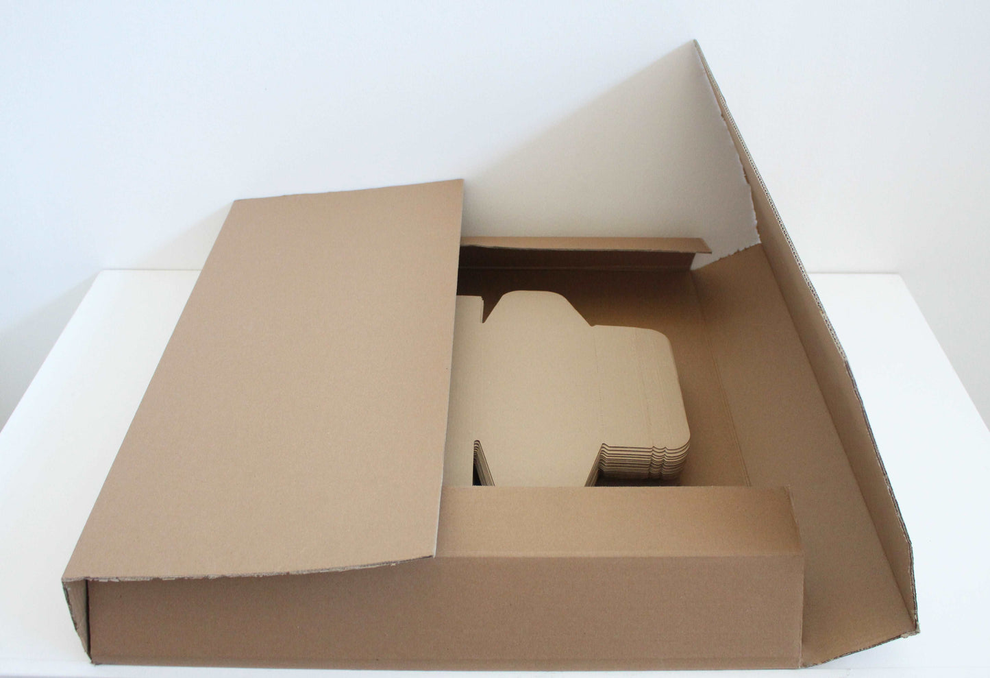 Scatola neutra automontante con chiusura standard